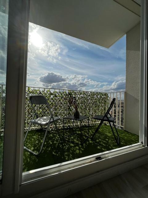 Evasion Familiale & Appartement Convivial Et Chaleureux Эпине-сюр-Сена Экстерьер фото